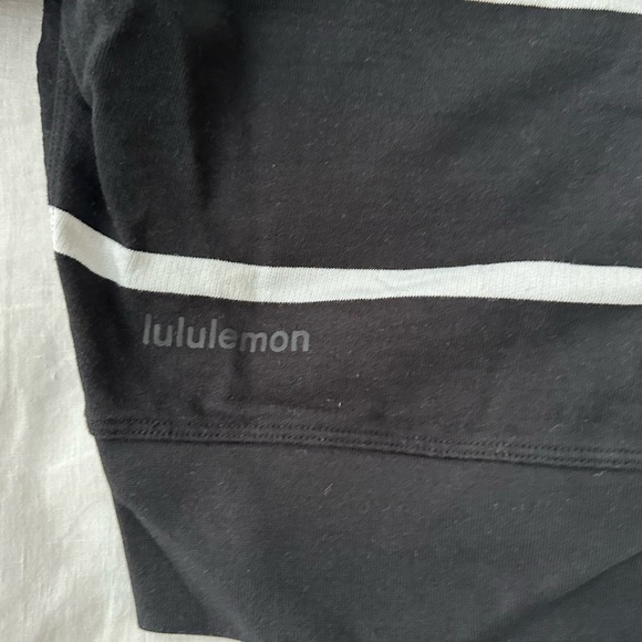 Lululemon- Perfectly oversized cropped sweatshirt - blk/white size 6 - Picture 5 of 9